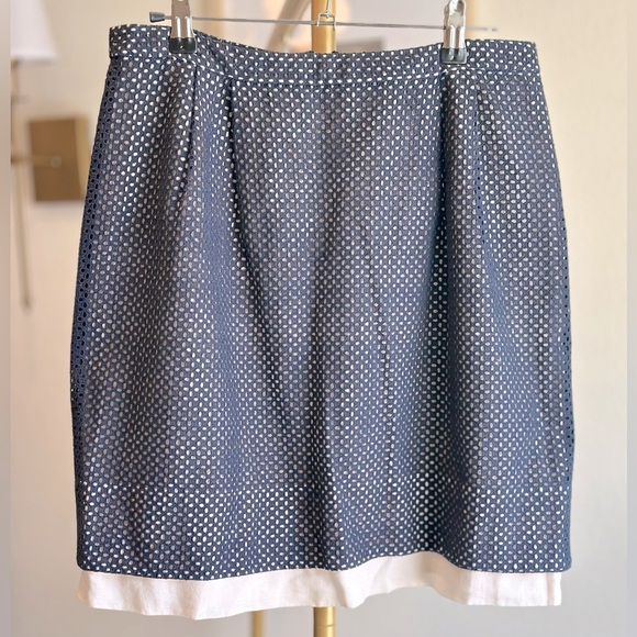 Marc by Marc Jacobs Eyelet Mini Skirt Navy and Ivory- Size 6 - Picture 1 of 5